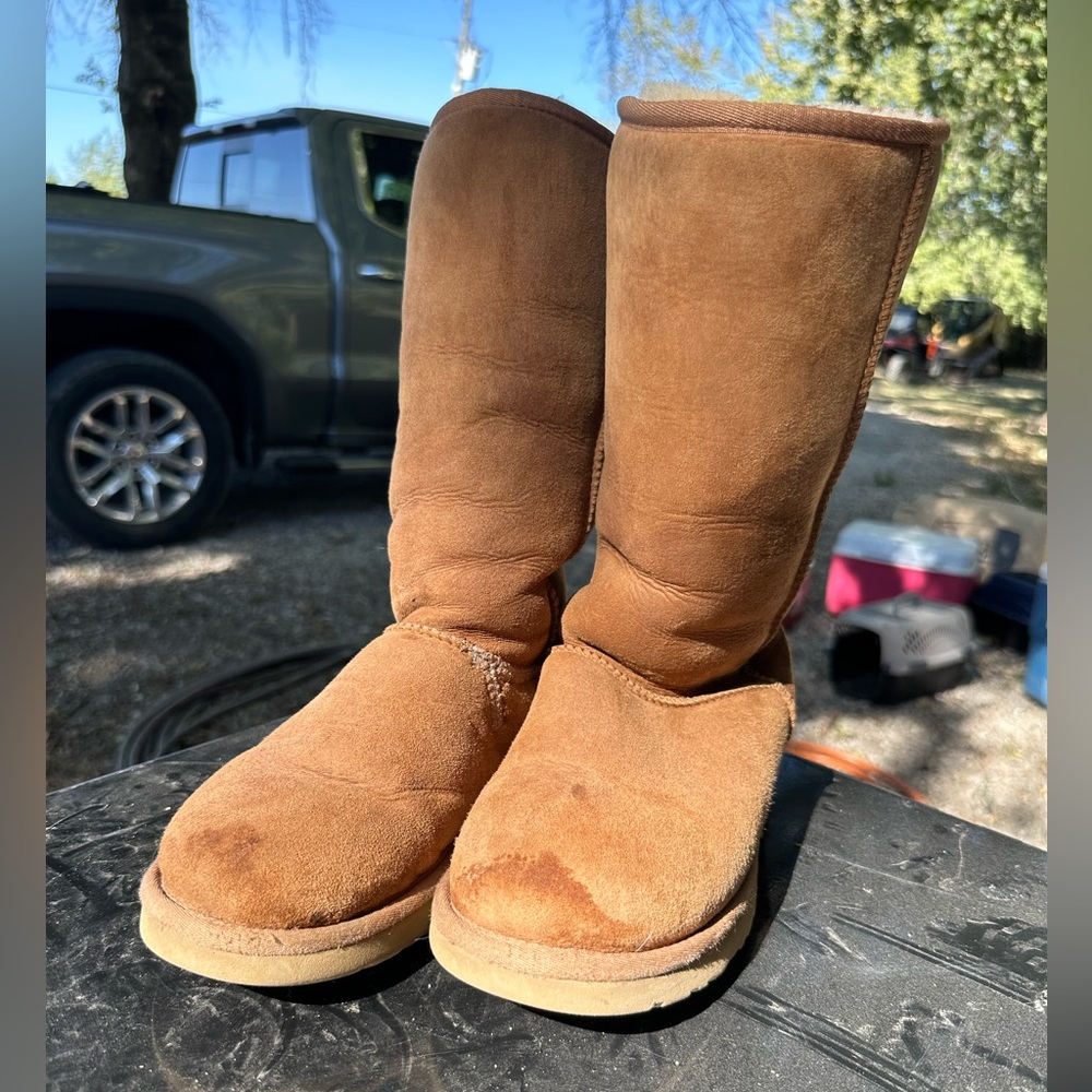 UGGS